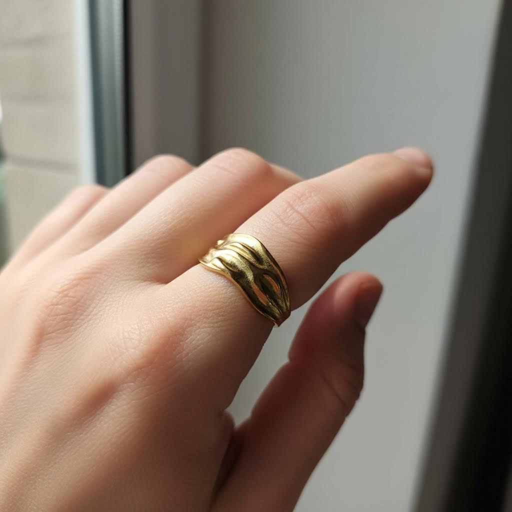 Gold Wave Adjustable Ring – Open Modern Design