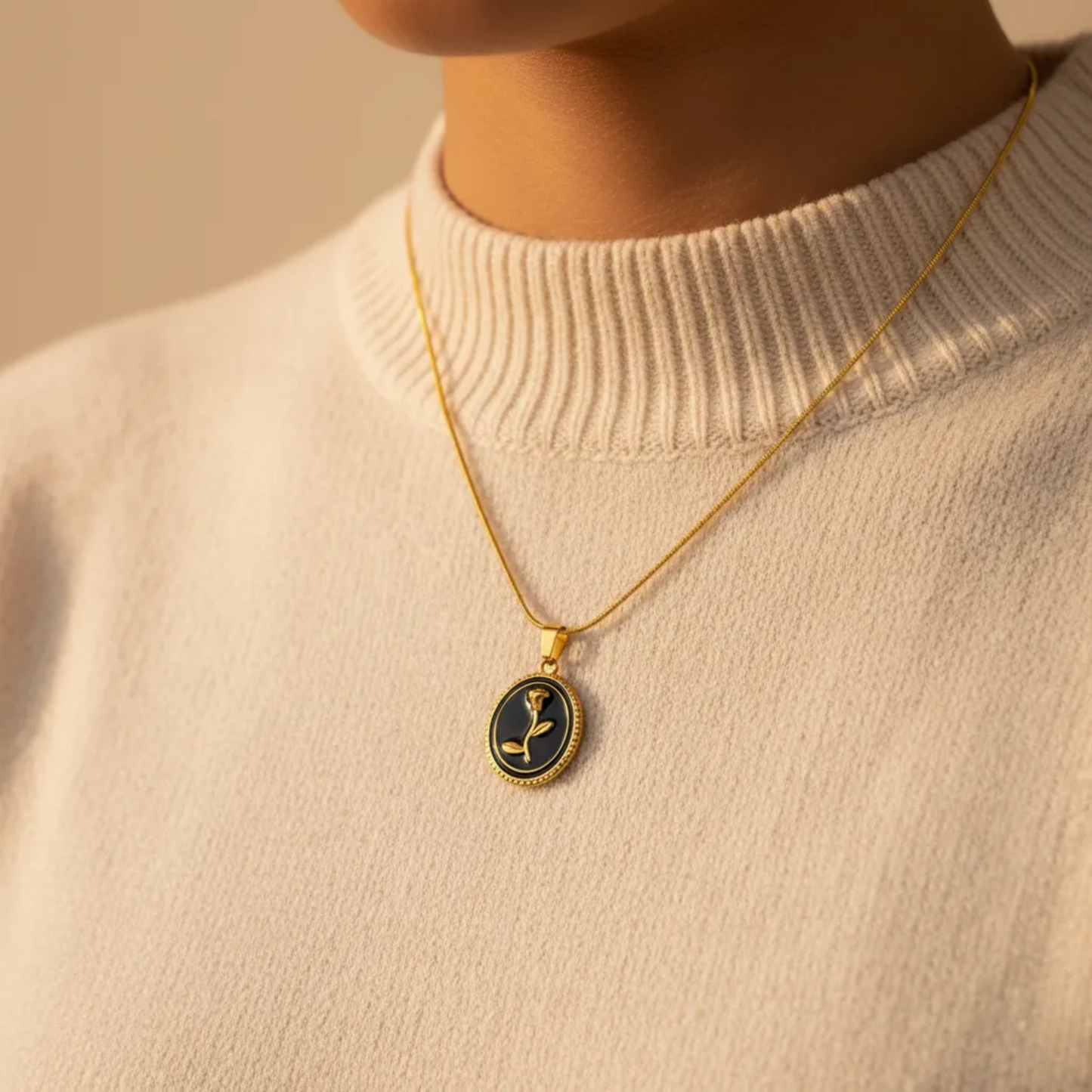 Flower Black Pendant Necklace