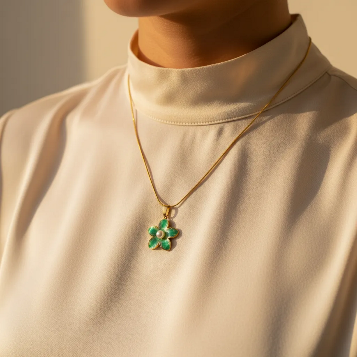Green Flower Pearl Pendant Necklace