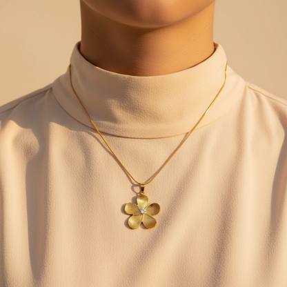 Gold Flower Pendant Necklace