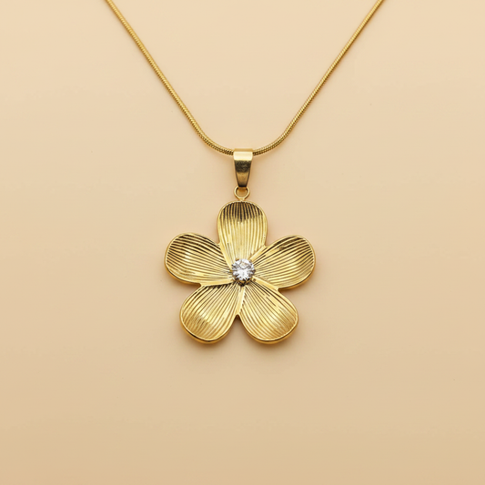 Gold Flower Pendant Necklace