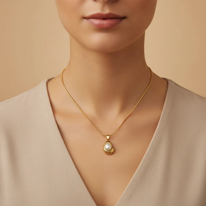 Gold Teardrop Pearl Pendant Necklace