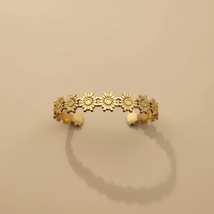 Gold Daisy Cuff Bracelet – Soft Summer Bangle