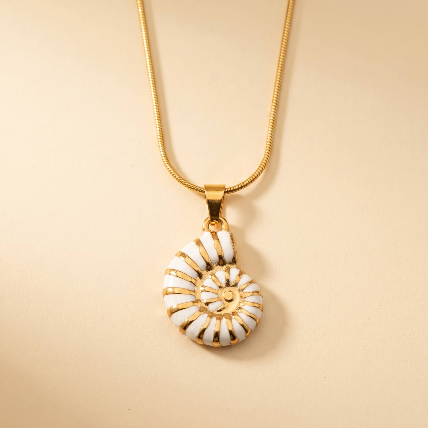 White Gold Shell Pendant Necklace