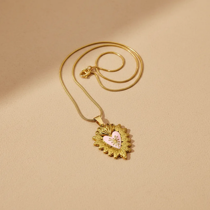 Sacred Heart Gold Necklace – Pink Detail