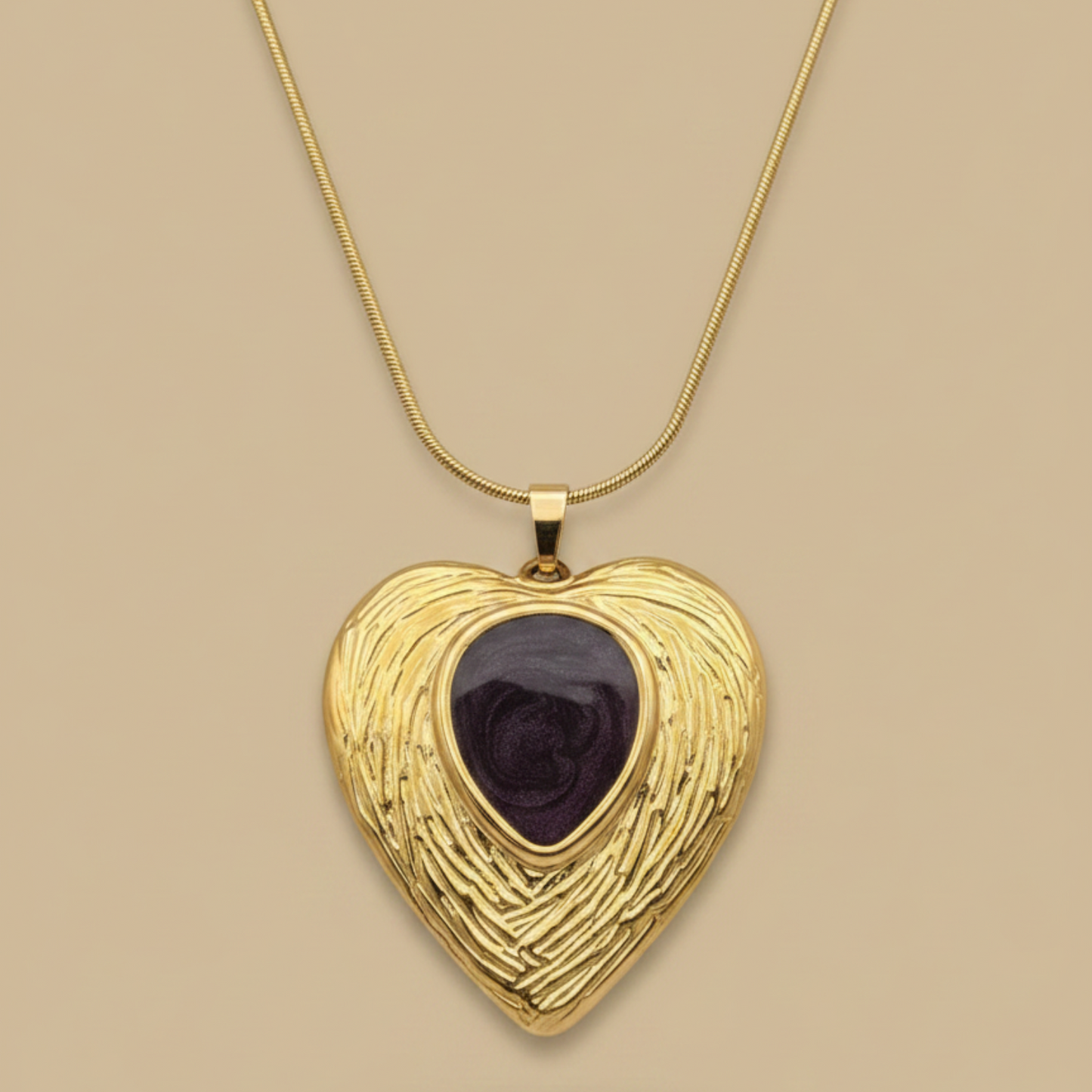 Gold Heart Stone Necklace – Elegant Textured Heart Pendant