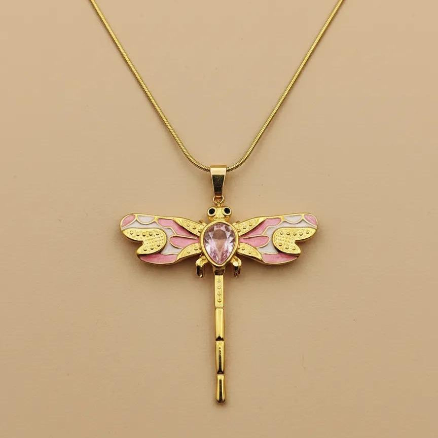 Collier libellule en émail rose