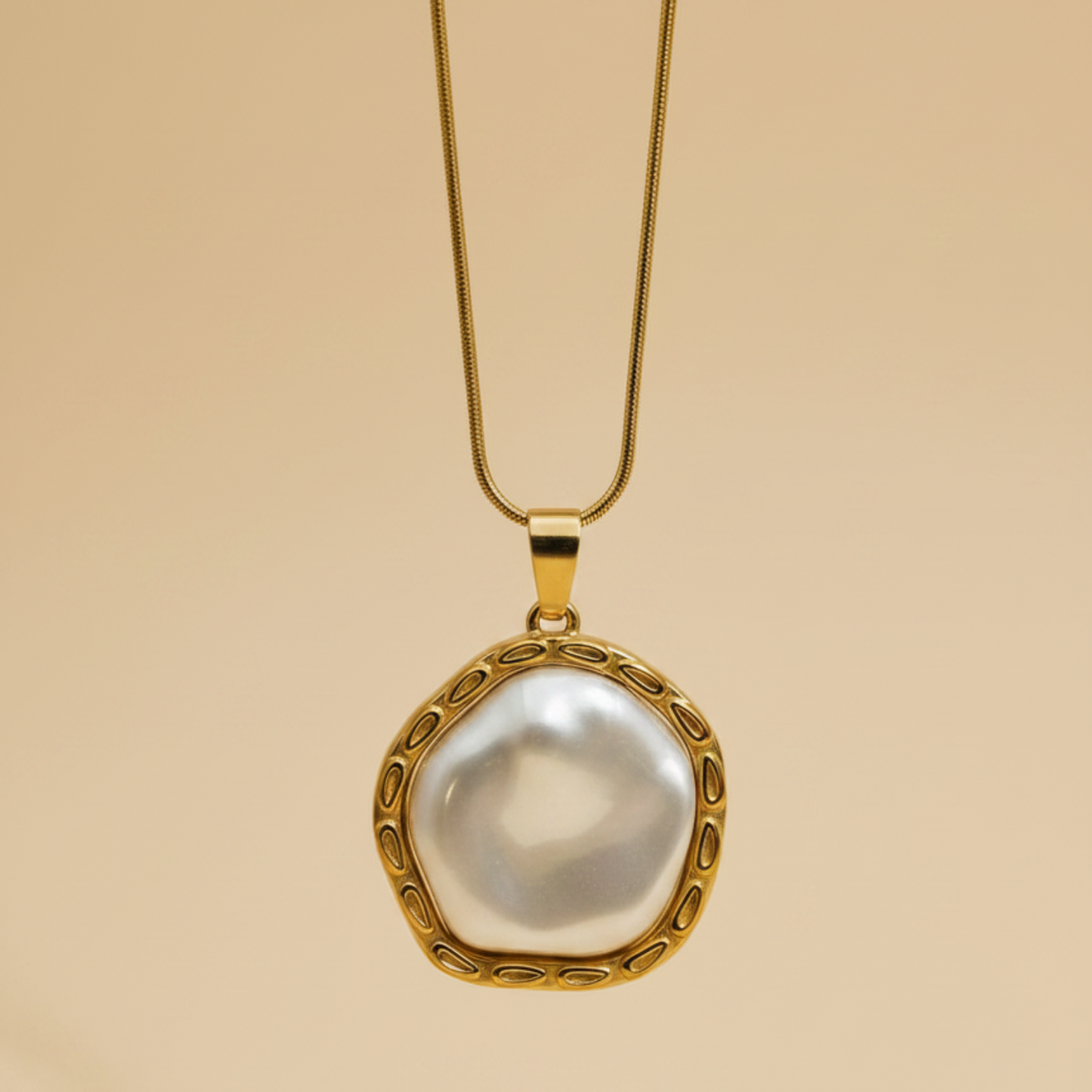 Classic Pearl Frame Pendant