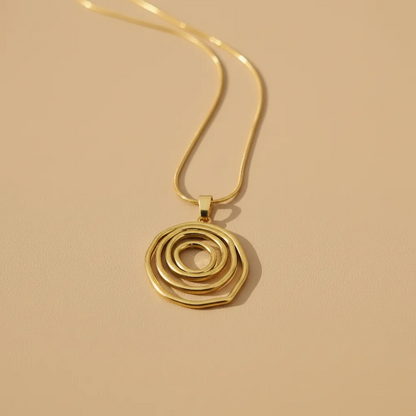 Collier cercle abstrait en acier inoxydable doré – Pendentif anneau superposé