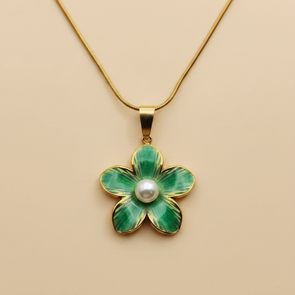 Green Flower Pearl Pendant Necklace