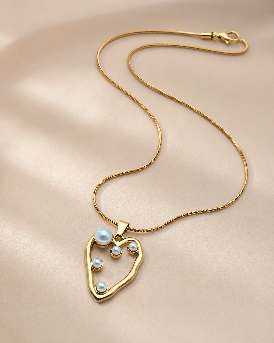 Gold Heart Pearl Pendant Necklace