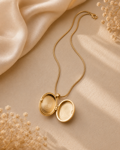 Gold Vintage Locket Pendant Necklace