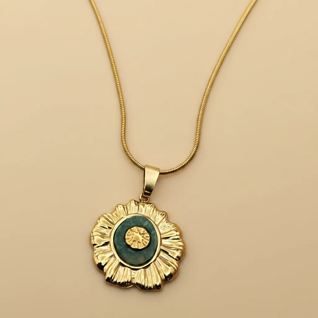 Vintage Green Flower Pendant Necklace