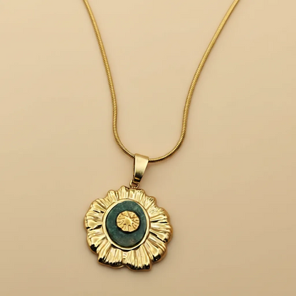 Vintage Green Flower Pendant Necklace